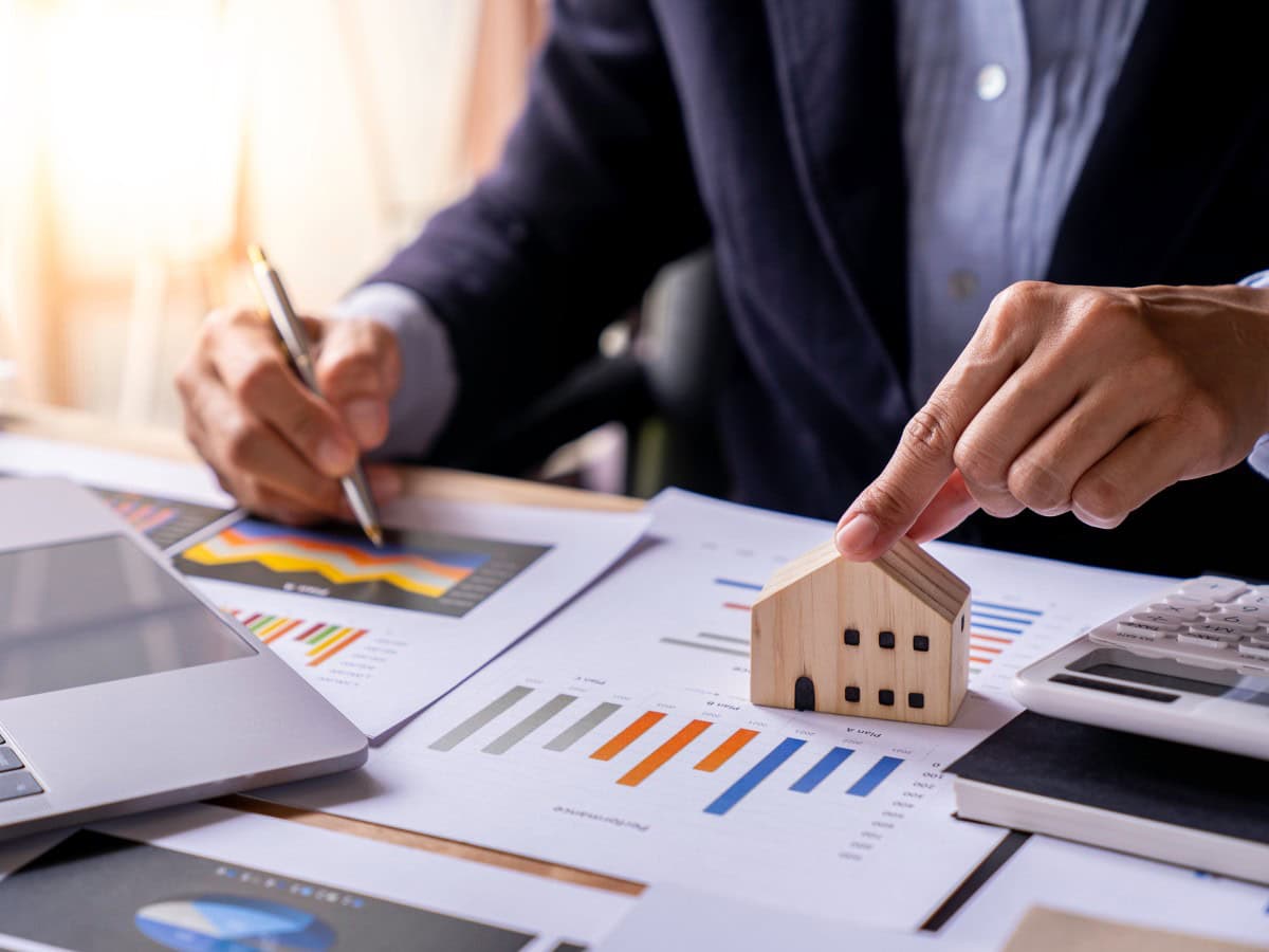 la commercial property valuation the market outlook in 2026