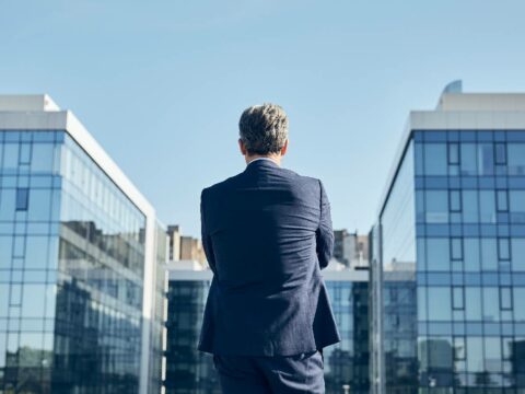 solo consultant vs large firm the commercial property guide tolj